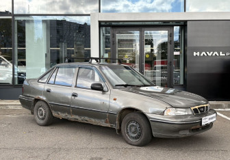Подержанный автомобиль Daewoo Nexia Sedan 2004 года (3 фото)