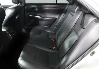 Подержанный автомобиль Toyota Camry Sedan 2015 года (12 фото)