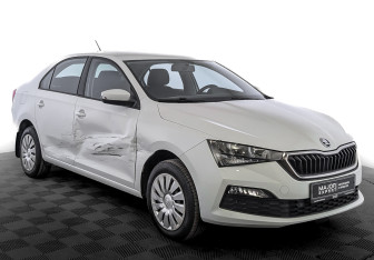 Подержанный автомобиль Skoda Rapid Liftback 2021 года (3 фото)
