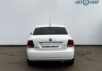 Подержанный автомобиль Volkswagen Polo Sedan 2012 года (6 фото)