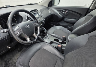 Подержанный автомобиль Hyundai ix35 2014 года (9 фото)