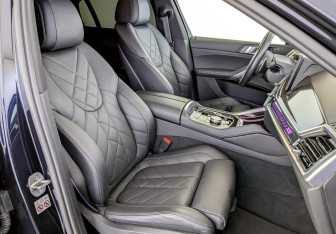 Подержанный автомобиль BMW X6 2023 года (24 фото)