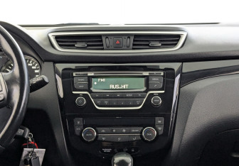 Подержанный автомобиль Nissan Qashqai 2014 года (24 фото)