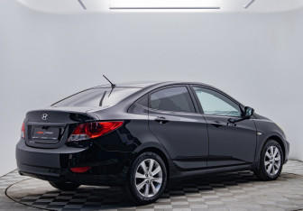 Подержанный автомобиль Hyundai Solaris Sedan 2012 года (5 фото)