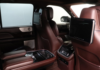 Подержанный автомобиль Lincoln Navigator 2018 года (20 фото)