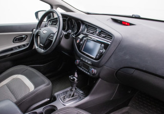 Подержанный автомобиль Kia Ceed Hatchback 2018 года (10 фото)