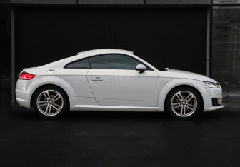 Подержанный автомобиль Audi TT Coupe 2015 года (4 фото)