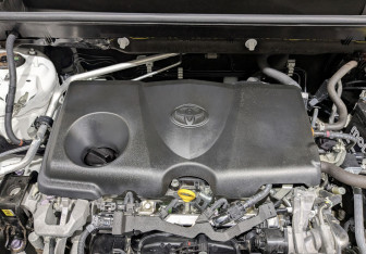 Подержанный автомобиль Toyota RAV4 2021 года (9 фото)
