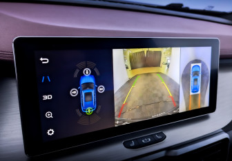 Подержанный автомобиль Geely Coolray 2023 года (28 фото)