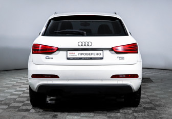 Подержанный автомобиль Audi Q3 2014 года (6 фото)