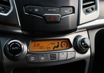 Подержанный автомобиль SsangYong Actyon 2014 года (17 фото)