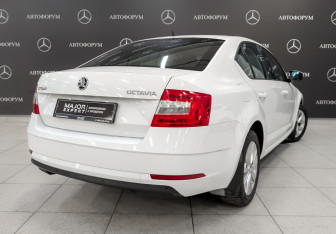 Подержанный автомобиль Skoda Octavia Liftback 2019 года (5 фото)