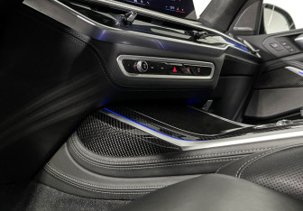 Подержанный автомобиль BMW X7 2024 года (33 фото)