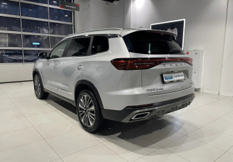 Подержанный автомобиль Chery Tiggo 8 Pro Plug-in Hybrid 2023 года (6 фото)