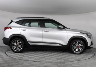 Подержанный автомобиль Kia Seltos 2022 года (4 фото)