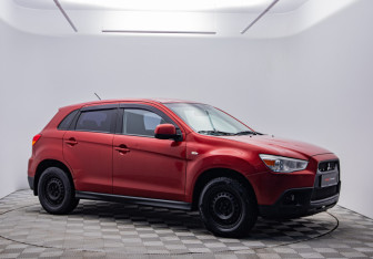 Подержанный автомобиль Mitsubishi ASX 2011 года (3 фото)