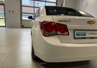 Подержанный автомобиль Chevrolet Cruze Sedan 2010 года (7 фото)