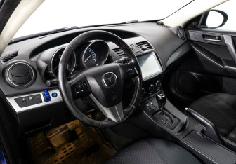 Подержанный автомобиль Mazda 3 Hatchback 2012 года (7 фото)