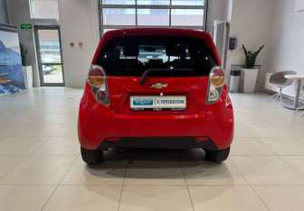 Подержанный автомобиль Chevrolet Spark 2011 года (5 фото)