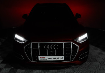 Подержанный автомобиль Audi Q5 2021 года (22 фото)
