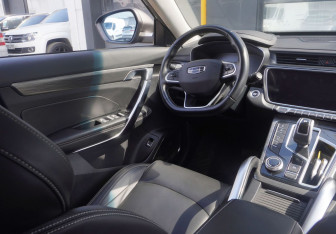 Подержанный автомобиль Geely Atlas Pro 2023 года (13 фото)