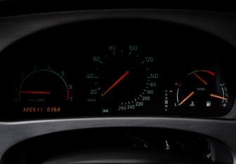 Подержанный автомобиль Saab 9-5 Sedan 2003 года (11 фото)