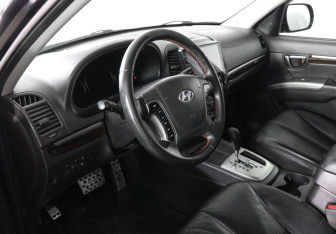 Подержанный автомобиль Hyundai Santa Fe 2011 года (5 фото)