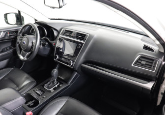 Подержанный автомобиль Subaru Legacy Sedan 2019 года (9 фото)