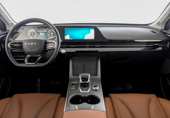 Подержанный автомобиль Omoda C5 2023 года (14 фото)