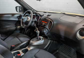 Подержанный автомобиль Nissan Juke 2015 года (12 фото)