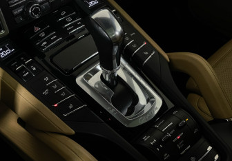 Подержанный автомобиль Porsche Cayenne 2015 года (18 фото)