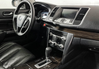 Подержанный автомобиль Nissan Teana 2011 года (9 фото)