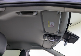 Подержанный автомобиль Kia Carnival 2021 года (27 фото)