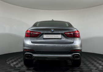 Подержанный автомобиль BMW X6 2018 года (4 фото)