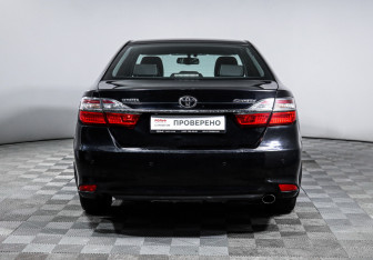 Подержанный автомобиль Toyota Camry Sedan 2015 года (6 фото)