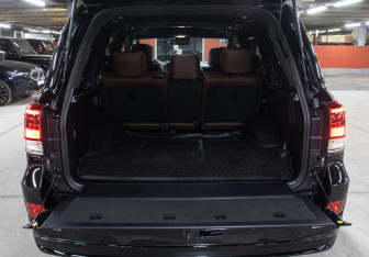 Подержанный автомобиль Toyota Land Cruiser Suv 2019 года (10 фото)