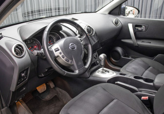 Подержанный автомобиль Nissan Qashqai 2012 года (16 фото)