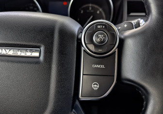 Подержанный автомобиль Land Rover Discovery 2018 года (30 фото)