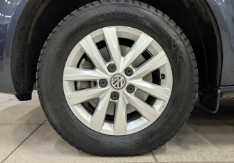 Подержанный автомобиль Volkswagen Caravelle 2020 года (12 фото)