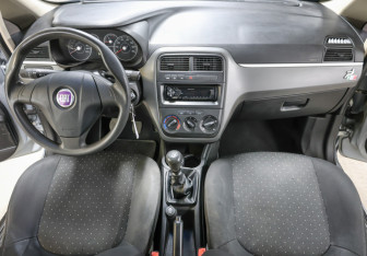 Подержанный автомобиль Fiat Punto Hatchback 2007 года (13 фото)