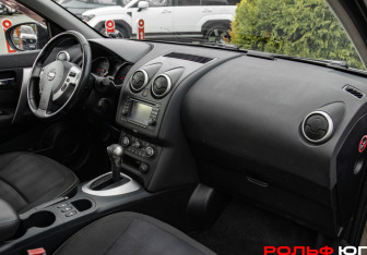Подержанный автомобиль Nissan Qashqai 2012 года (7 фото)