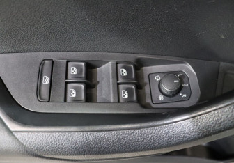 Подержанный автомобиль Skoda Karoq 2020 года (11 фото)