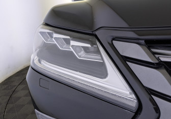 Подержанный автомобиль Lexus LX 2018 года (11 фото)