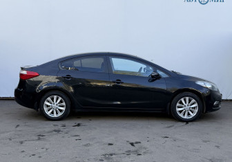 Подержанный автомобиль Kia Cerato Sedan 2015 года (4 фото)