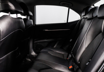 Подержанный автомобиль Toyota Camry Sedan 2021 года (13 фото)