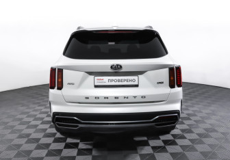Подержанный автомобиль Kia Sorento 2021 года (6 фото)