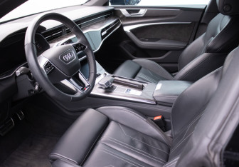 Подержанный автомобиль Audi A7 2019 года (10 фото)