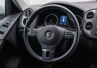 Подержанный автомобиль Volkswagen Tiguan 2013 года (14 фото)