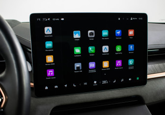 Подержанный автомобиль Zeekr 001 2023 года (18 фото)