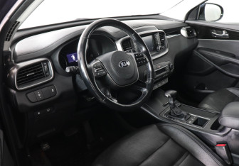 Подержанный автомобиль Kia Sorento 2019 года (9 фото)